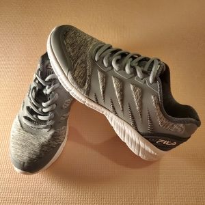 NEW Fila Grey Sneaker Women's Size 6.5